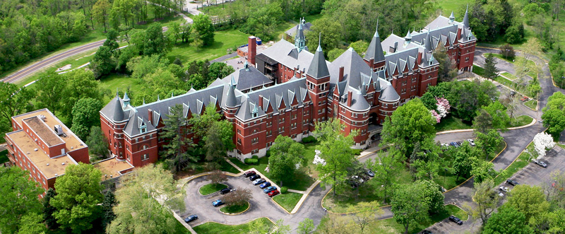 Ariel view of Castle Park Apartments 